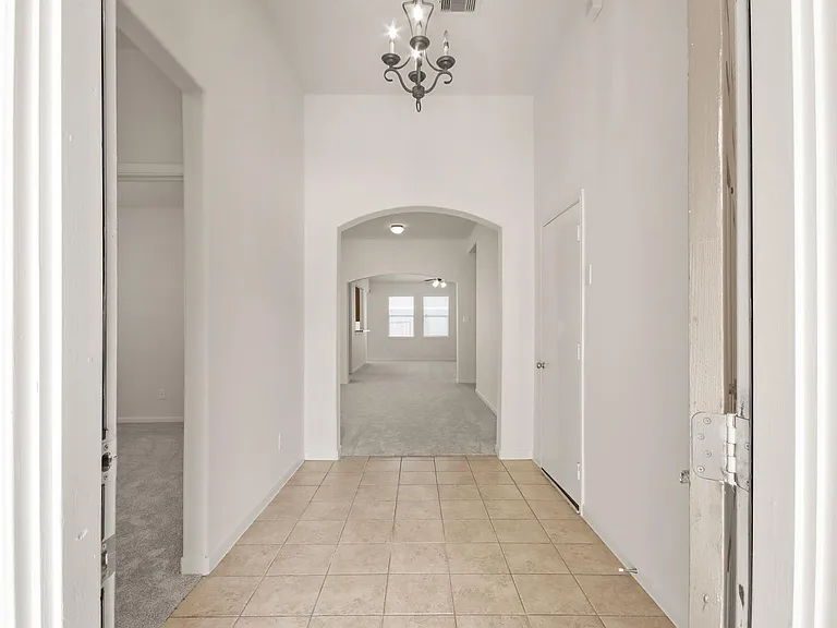 15114 Cave Creek Dr — Photo 2