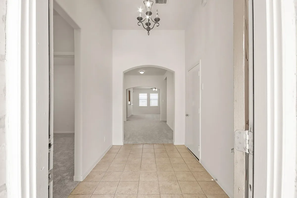 Building Photo - 15114 Cave Creek Dr