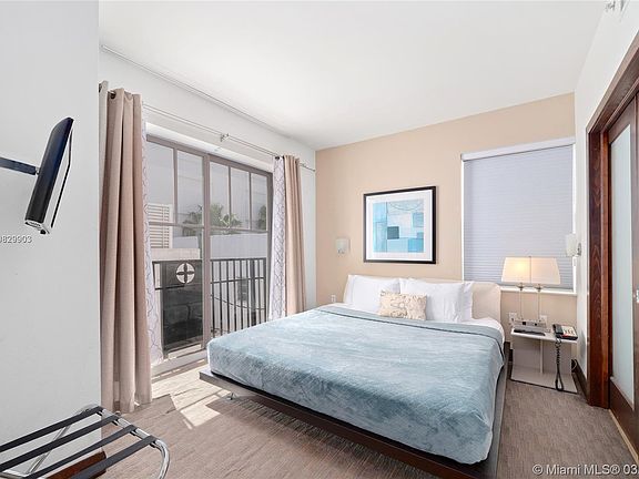 3rd image of 1060 Ocean Dr #D308