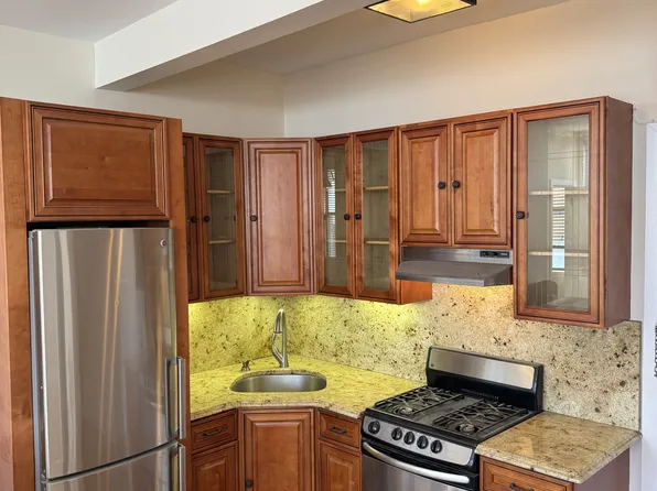 24-26 N Dean St, Englewood, NJ