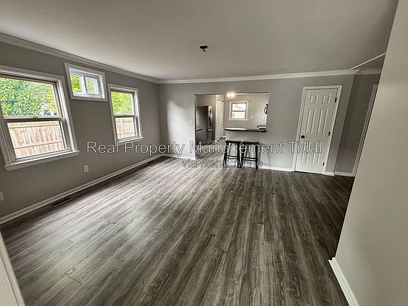 3rd image of 602 Burksdale Rd