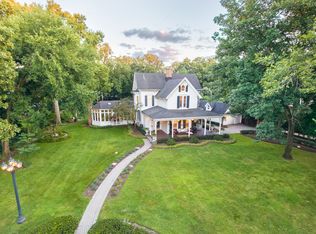 201 Scottswood Rd, Riverside, IL 60546