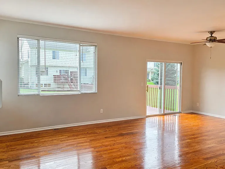 7257 Chucks Way — Photo 3