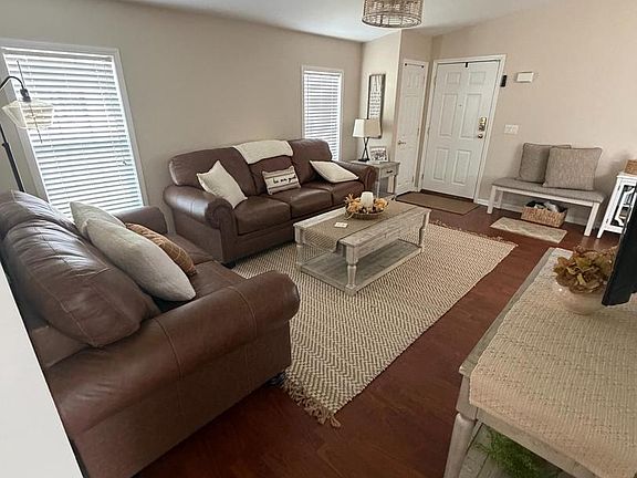 4th image of 3501 S Lincoln Ave #76