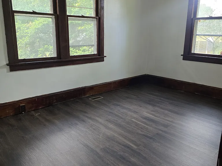 231 Thomson Ave #1 — Photo 15