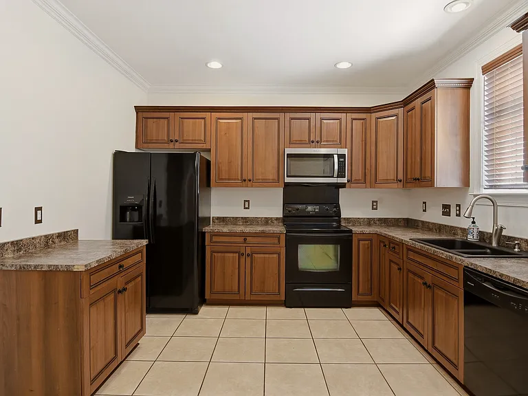 17 Abelia Ct — Photo 11