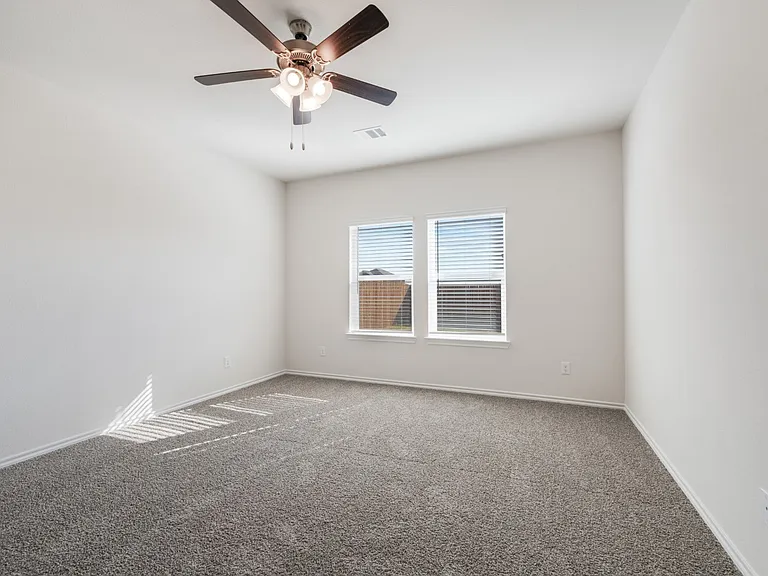 1707 Potomac Ln — Photo 8