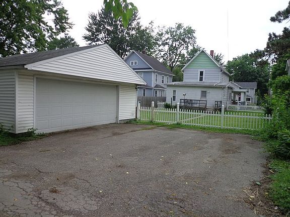 2nd image of 232 Forest St
