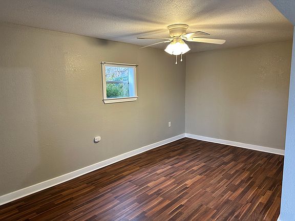 4th image of 1902 Arlington Pl #A
