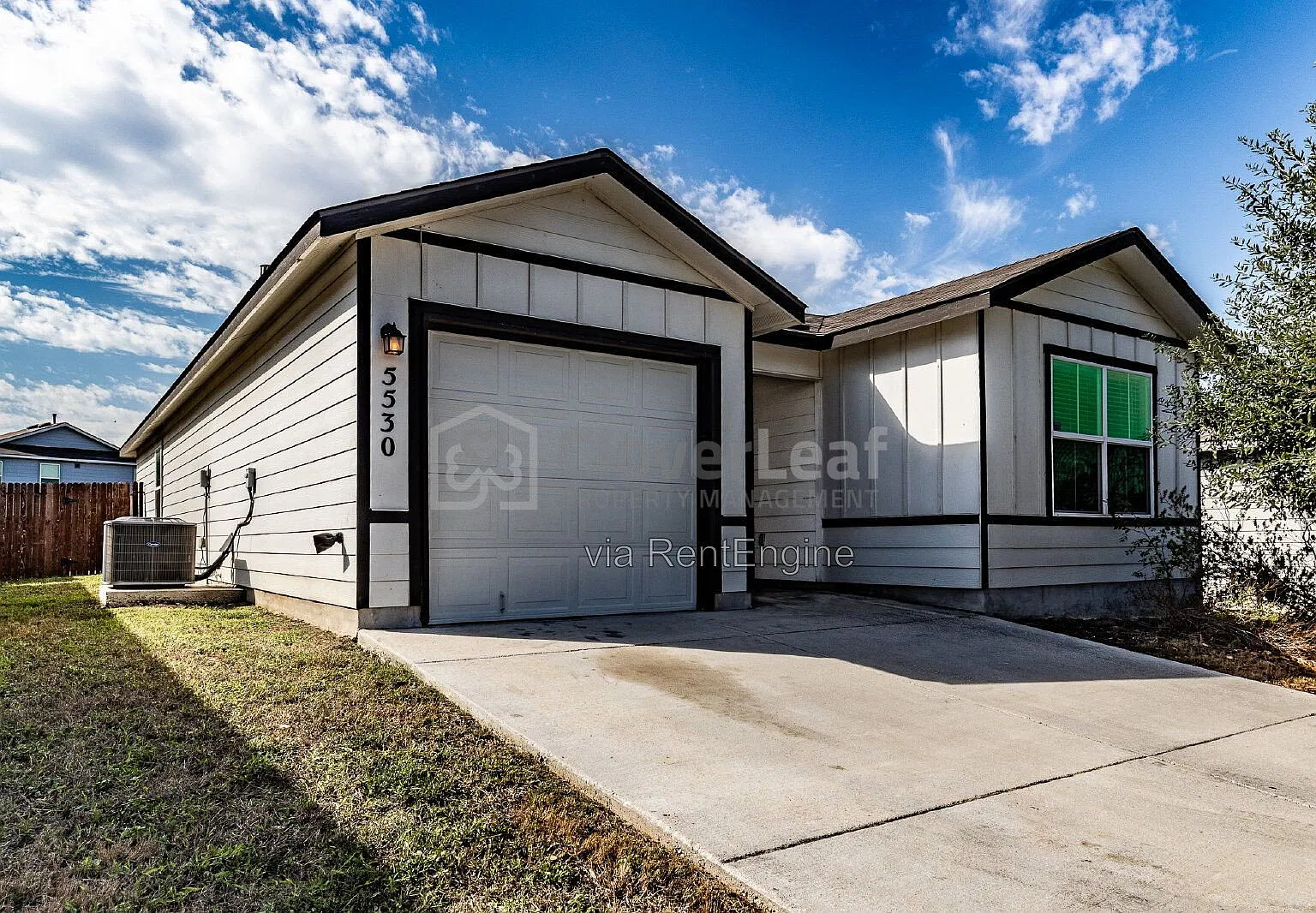 3 bed, 2.0 bath, 1310 sqft, $1,550 — Photo 2