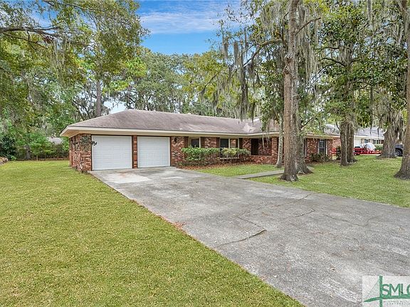 4th image of 706 Leaning Oaks Drive