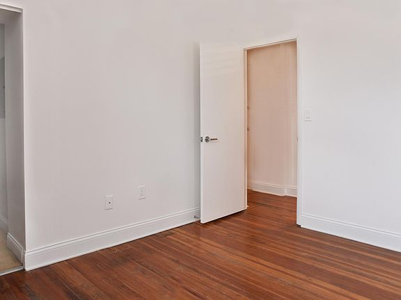 5th image of 919 N Pennsylvania St APT 106
