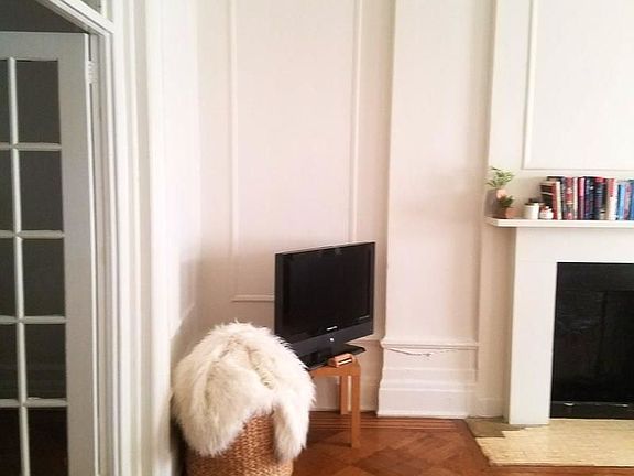 5th image of 57 W 58th St APT 5I