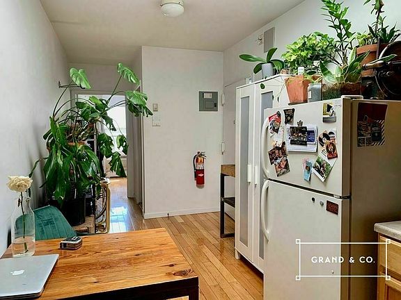 2nd image of 140 Richardson St #3A