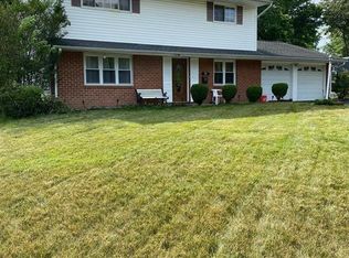 20 Stillwell Rd, Kendall Park, NJ 08824