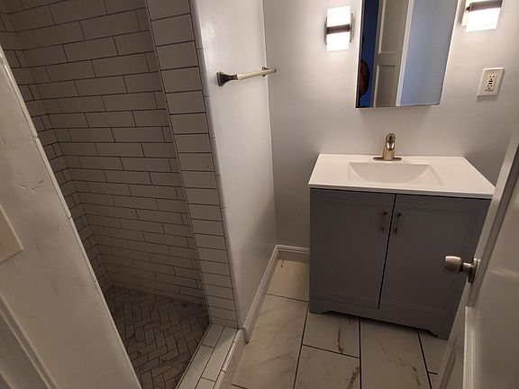 5th image of 130 Roycroft Ave APT 103