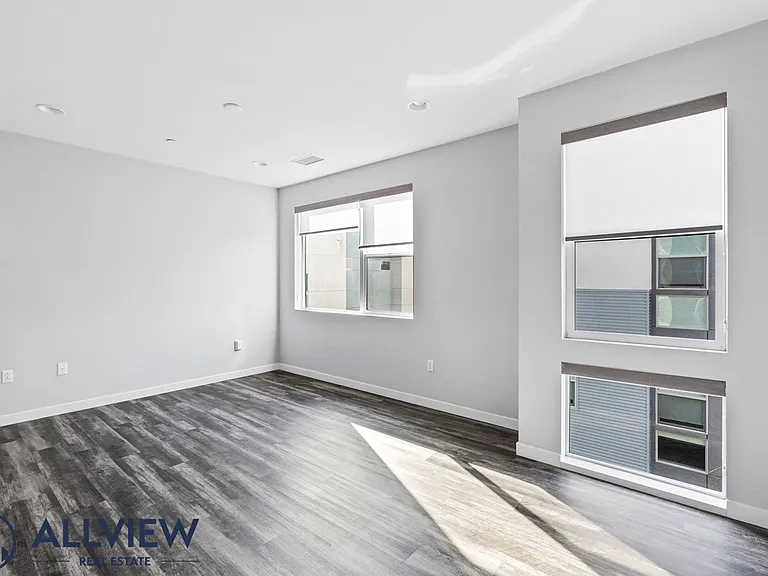 149 Mercer Way — Photo 25