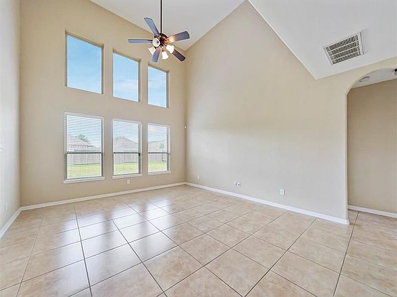 5th image of 11103 Starling Creek Dr
