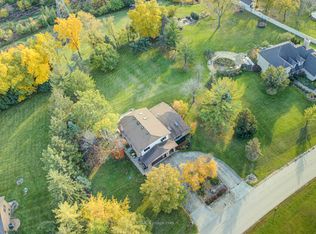 8 Valley View Dr, Lemont, IL 60439