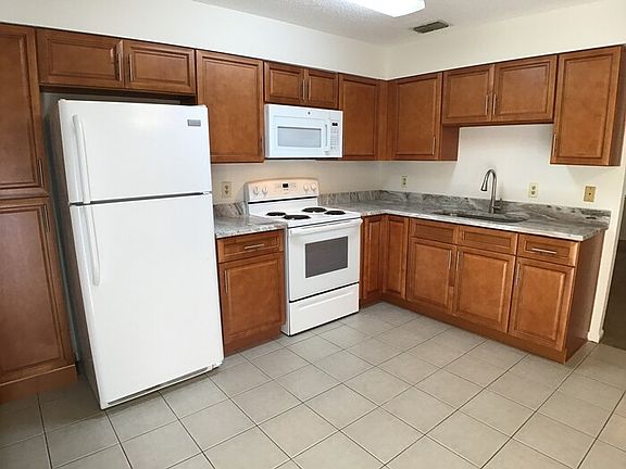 3rd image of 3008 India Palm Dr