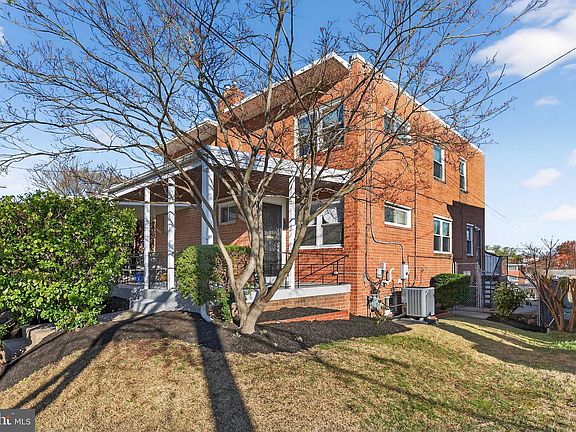 2nd image of 1112 Hamilton St NE