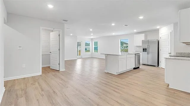 82 Haley Dr — Photo 4