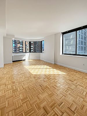 4th image of 350 W 38th St #13B
