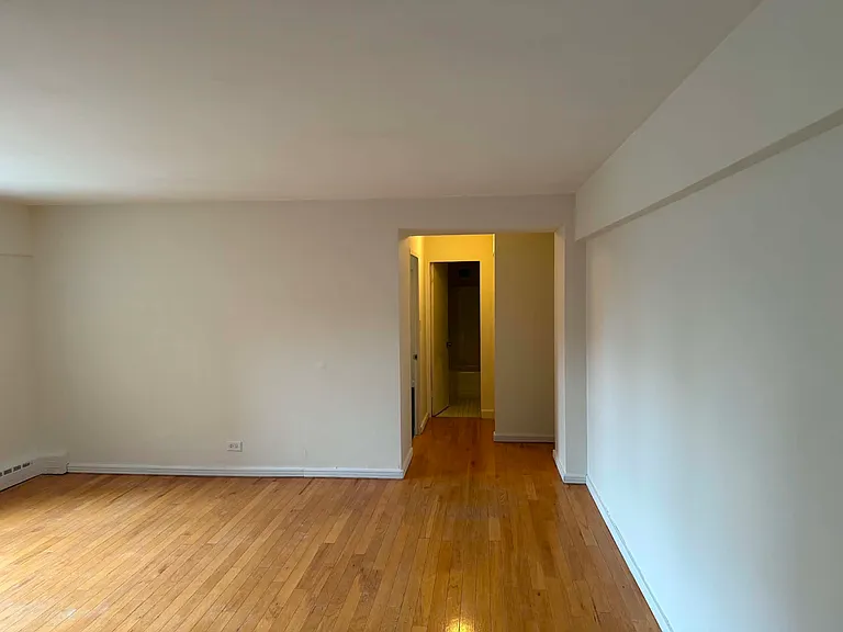 4960 N Marine Dr #419 — Photo 14