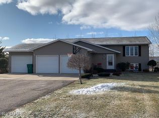 2015 10th Ave SW, Devils Lake, ND 58301