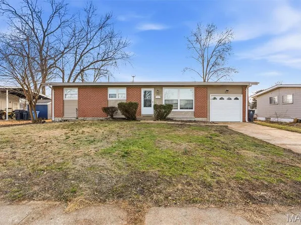 750 Blackbird Dr, Florissant, MO 63031
