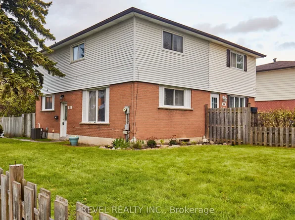 689 Gibb St, Oshawa, ON L1J 1Z8