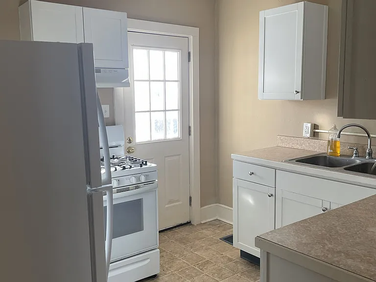 6 Union St #2 — Photo 1