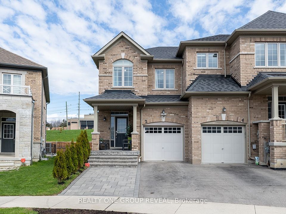 1st image of 2 Rimrock Cres