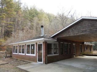 499 Slop Bucket Rd, Clayton, GA 30525