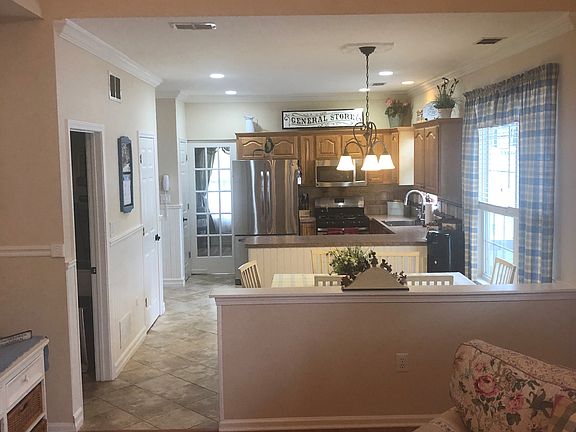 5th image of 92 Evesboro Ln