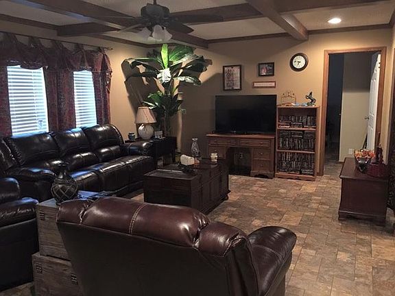 5th image of 18 Vinson Dr