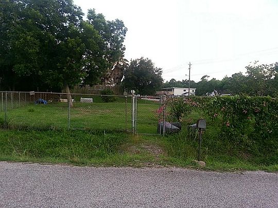 4th image of 1933 E Winn St
