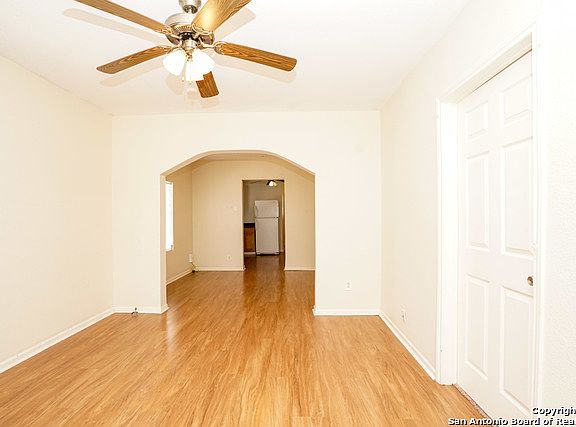 4th image of 1151 Leal St