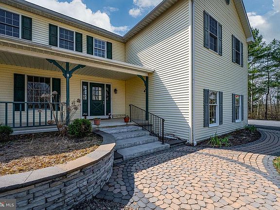 3rd image of 23 Cliff Side Ln