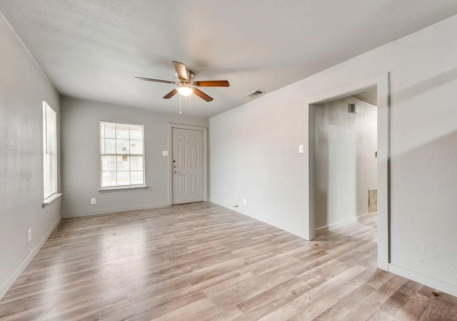 Welcome to 4414 Cinda Ree Ln in Dallas, TX! — Photo 4