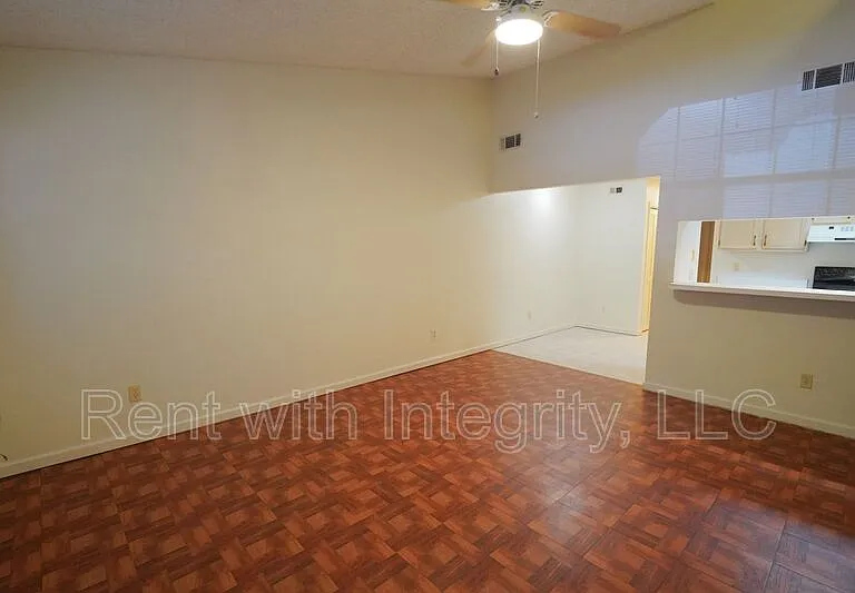 2335 Parrot Ln — Photo 2