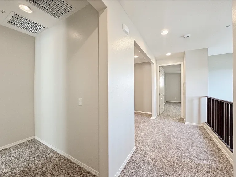 2345 W Gloria Ln — Photo 17