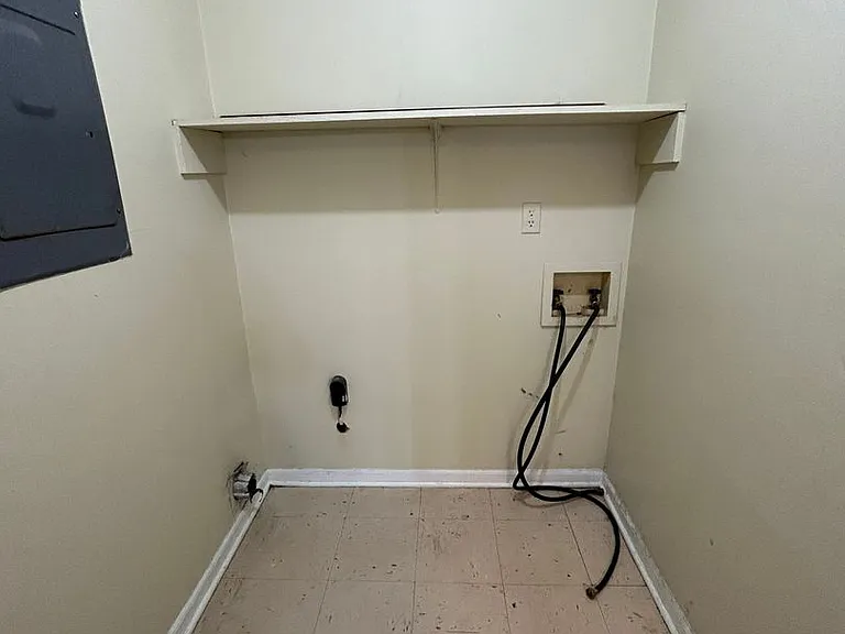 116 Burlinton Dr — Photo 8