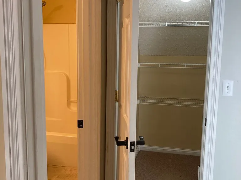121 Chevy Chase Pl — Photo 11