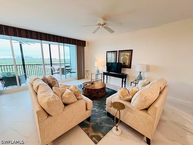 425 Cove Tower Dr #902 — Photo 11