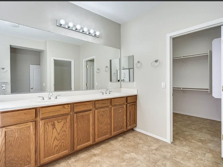 2307 W Spur Dr — Photo 9