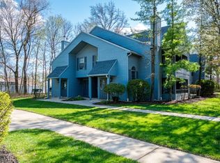 502 Woodhaven Dr BLDG 5 #502, Edison, NJ