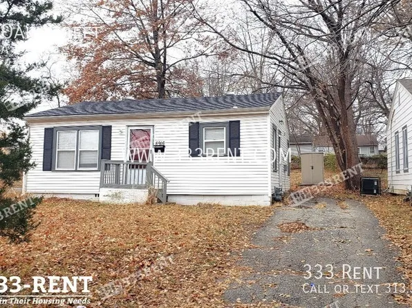 8916 Oak St, Kansas City, MO 64114