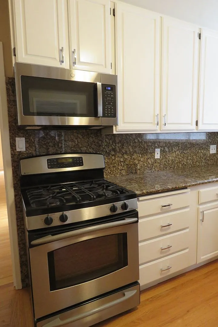 Big House in Clarendon Heights 3/3 — Photo 2