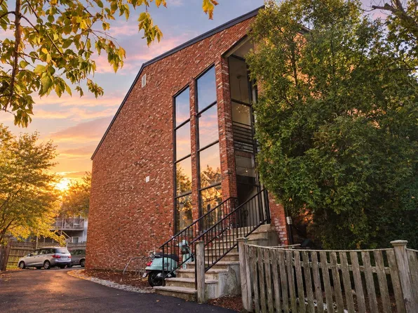 10 Roberts St APT 22, Somerville, MA 02145
